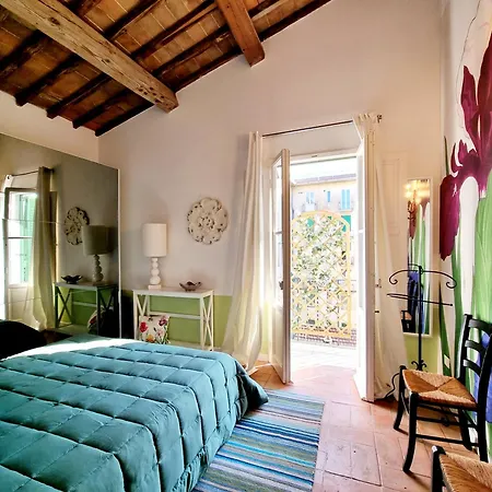 Apartment Iris Di Firenze- 3 Colorate Tra La Stazione E Il Duomo
